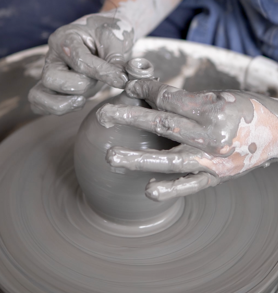 tournage-ceramique-stage-paris-atelier-poterie