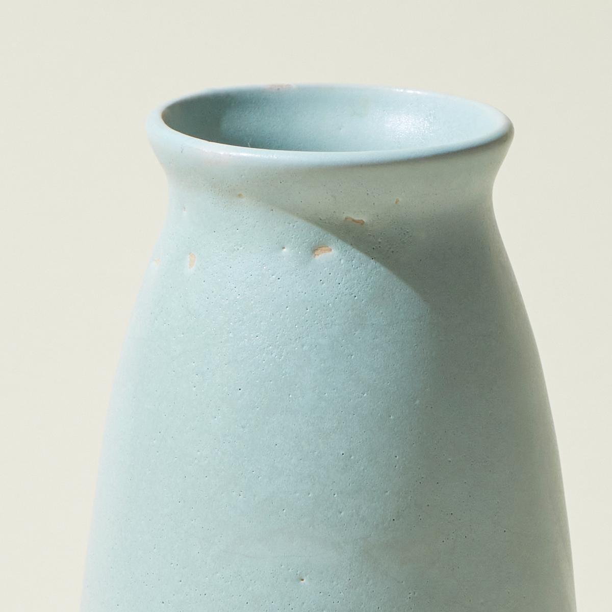 Vase en Céramique Artisanale - 0.8L - Vert Amande