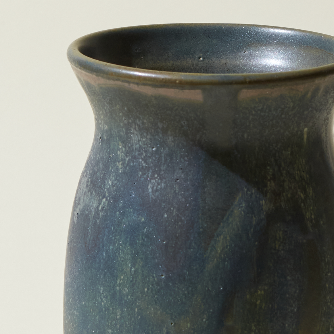 Grand Vase en Céramique Artisanale - Bleu Nuit