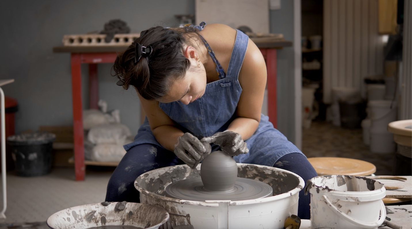 Load video: creation of ceramics by hand